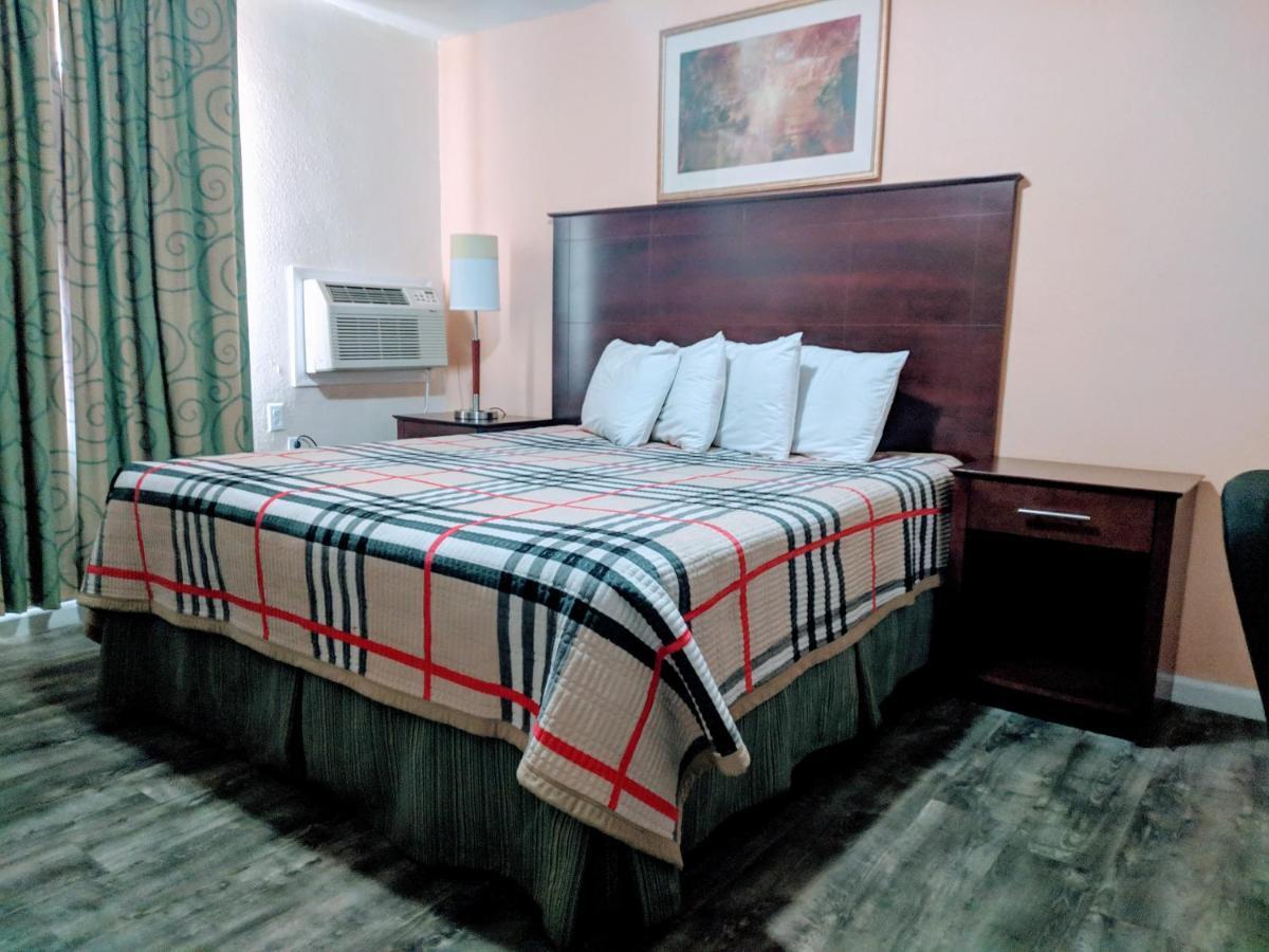 Travelers Inn - Clearwater Bagian luar foto