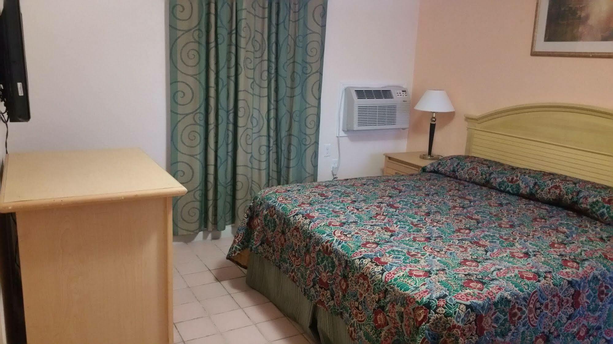 Travelers Inn - Clearwater Bagian luar foto