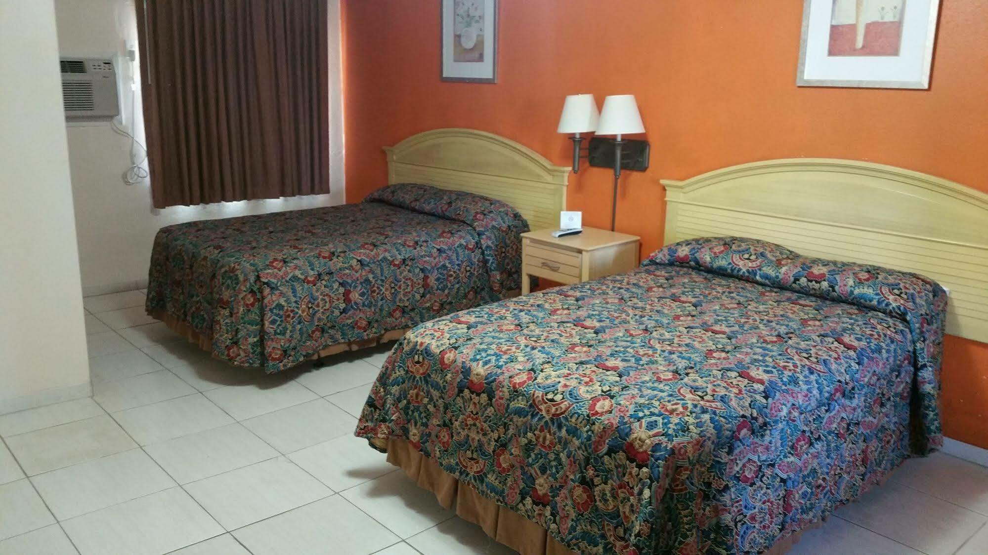 Travelers Inn - Clearwater Bagian luar foto