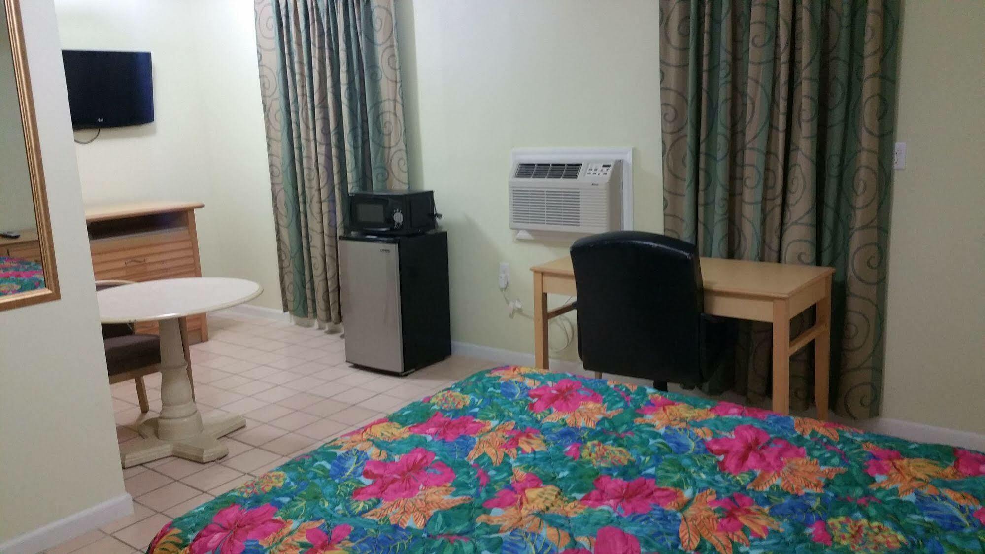 Travelers Inn - Clearwater Bagian luar foto