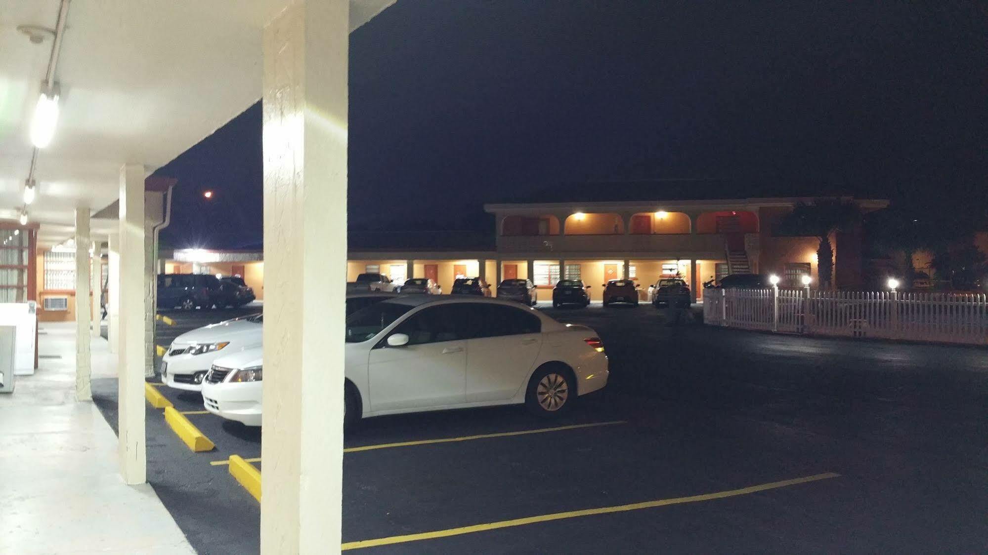 Travelers Inn - Clearwater Bagian luar foto